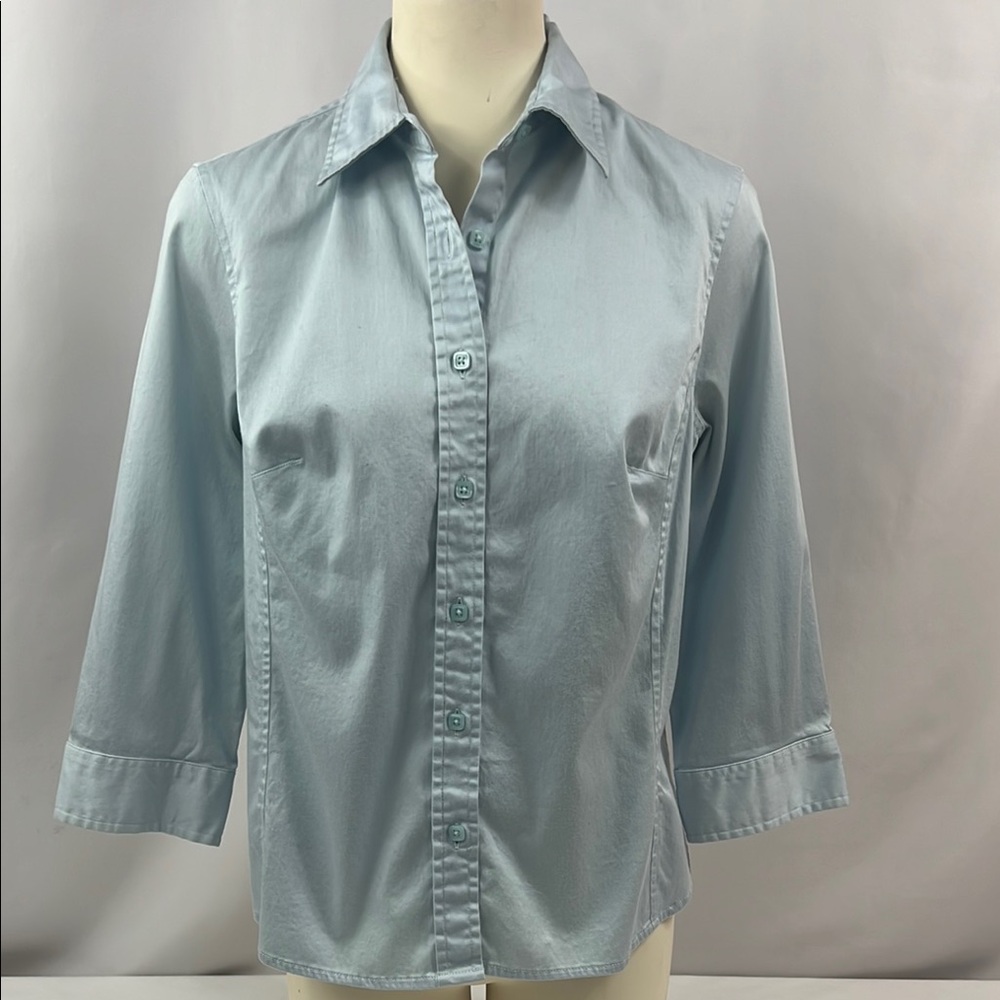 Van Heusen Preppy Blue‎ Button-Up Shirt Perfect for Church or Office Size M